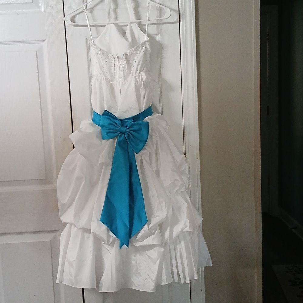 David's Bridal girls White Halter Dress with Turquoise Blue sash bow Sz 7 EUC - Picture 5 of 9